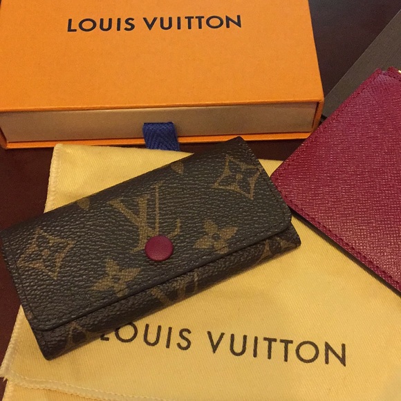 Authentic LV mono/ Fushia Multicles 4. - Picture 2 of 7